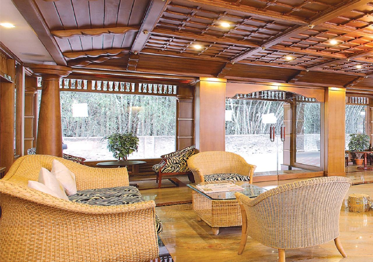 Grand Thekkady Hotel Kumily Екстериор снимка