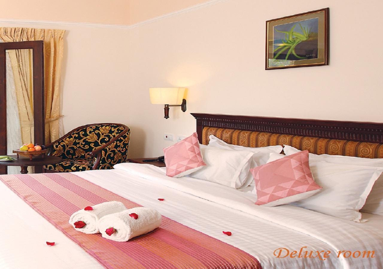 Grand Thekkady Hotel Kumily Екстериор снимка