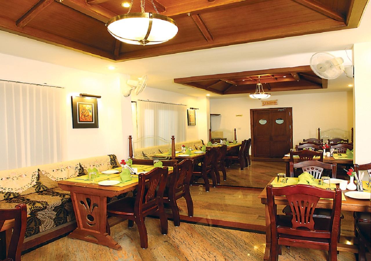 Grand Thekkady Hotel Kumily Екстериор снимка